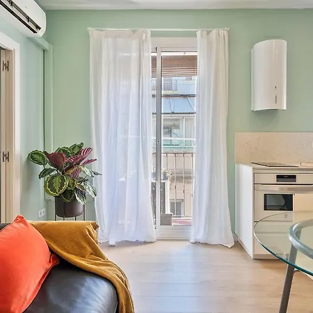 Easystaybcn2 *